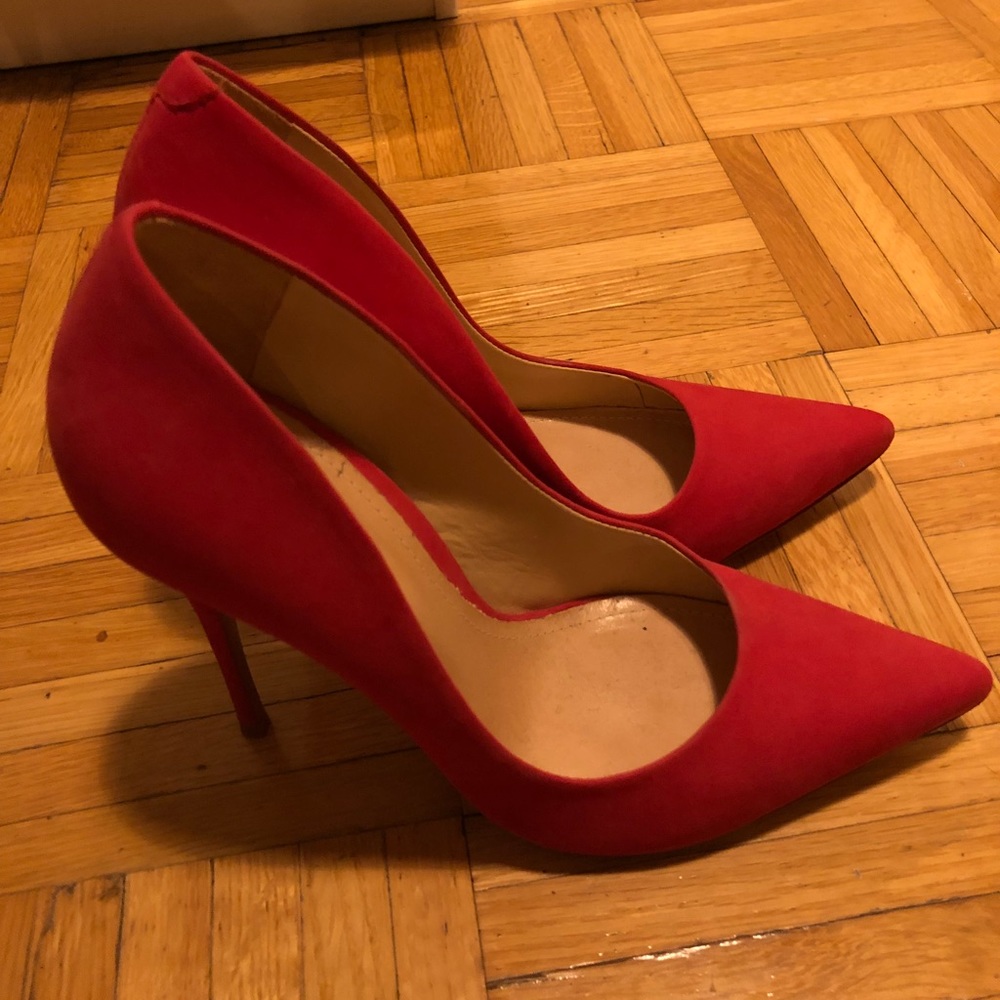 Schutz pump size 7 red/coral